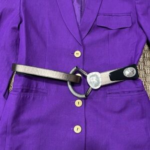 A A vintage belt, metal details, excellent condition.